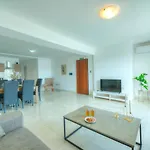 Seafront Bright & Spacious 2 Bedrooms Gogzr-1 * Gzira