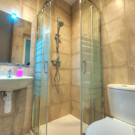 Seafront Bright & Spacious 2 Bedrooms Gogzr-1 * Gzira