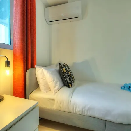 Seafront Bright & Spacious 2 Bedrooms Gogzr-1 *