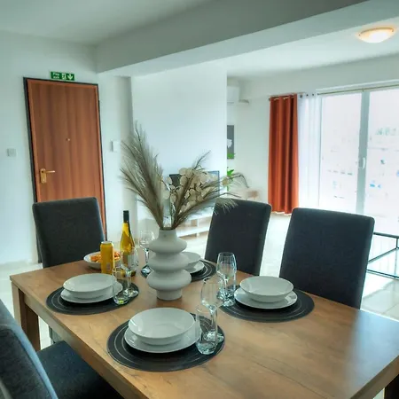 Seafront Bright & Spacious 2 Bedrooms Gogzr-1 Διαμέρισμα *