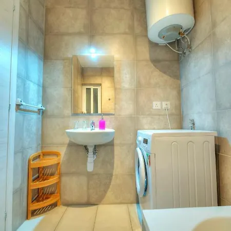 Apartament Seafront Bright & Spacious 2 Bedrooms Gogzr-1