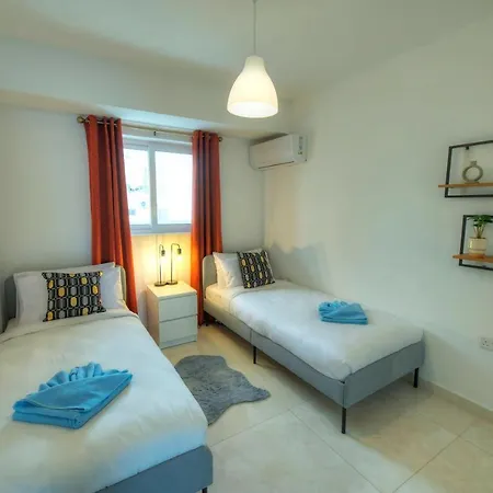 Seafront Bright & Spacious 2 Bedrooms Gogzr-1 Gzira