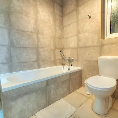 Διαμέρισμα Seafront Bright & Spacious 2 Bedrooms Gogzr-1 *