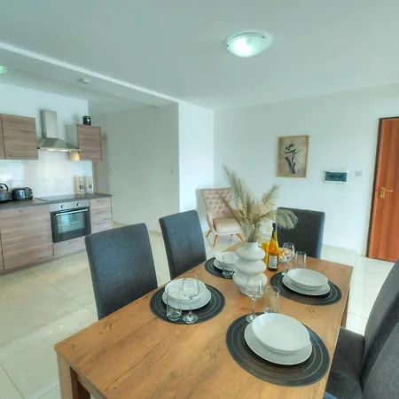 Apartament Seafront Bright & Spacious 2 Bedrooms Gogzr-1