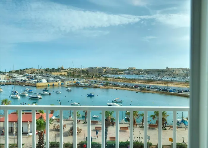Daire Seafront Bright & Spacious 2 Bedrooms Gogzr-1 Gzira