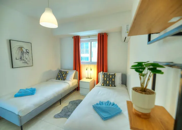 Daire Seafront Bright & Spacious 2 Bedrooms Gogzr-1