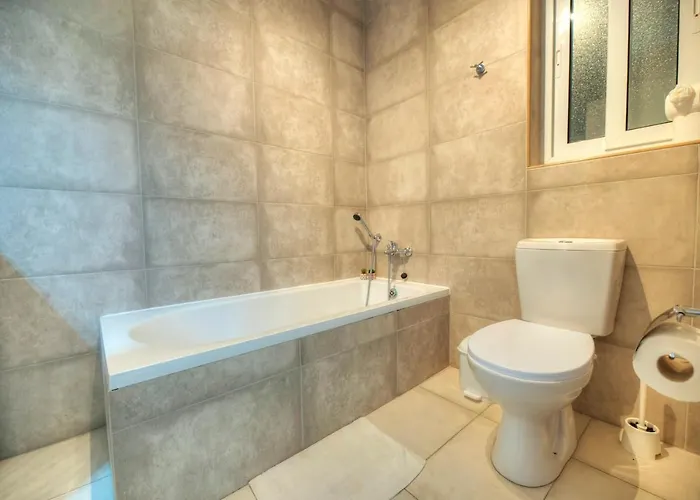 Appartement Seafront Bright & Spacious 2 Bedrooms Gogzr-1 *